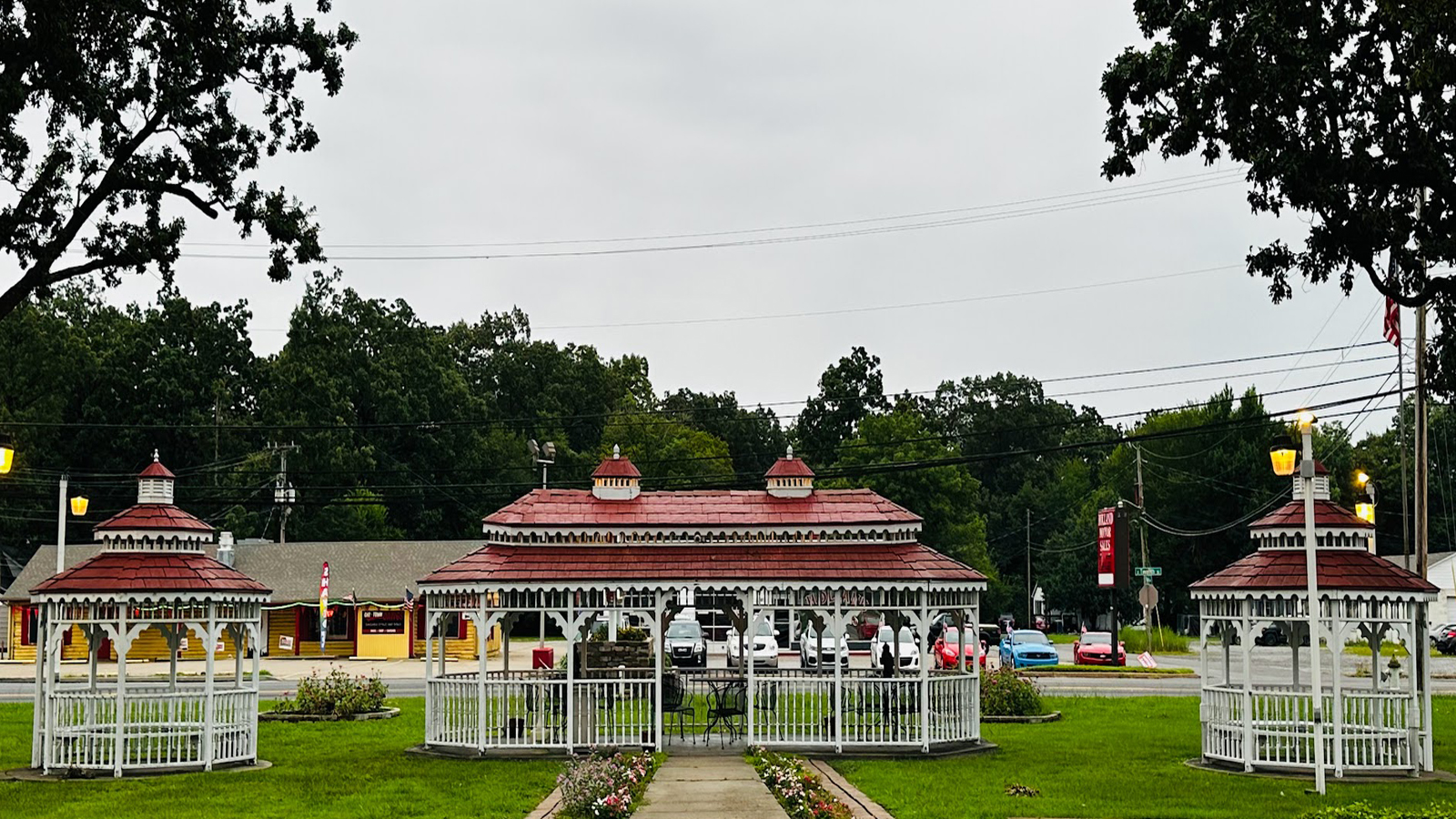 Spacious Gazebo Area