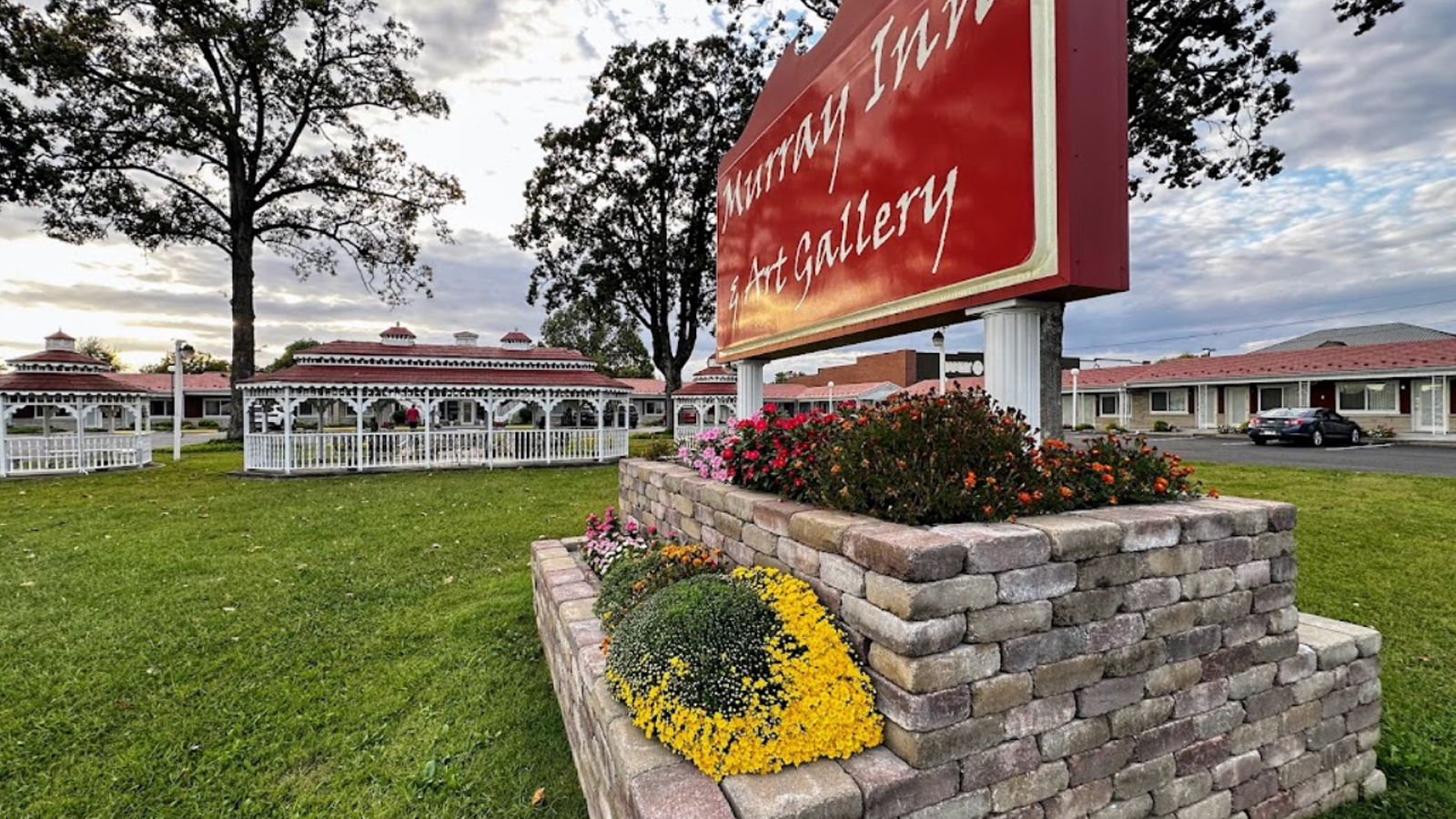 Pleasant Hotel Exterior